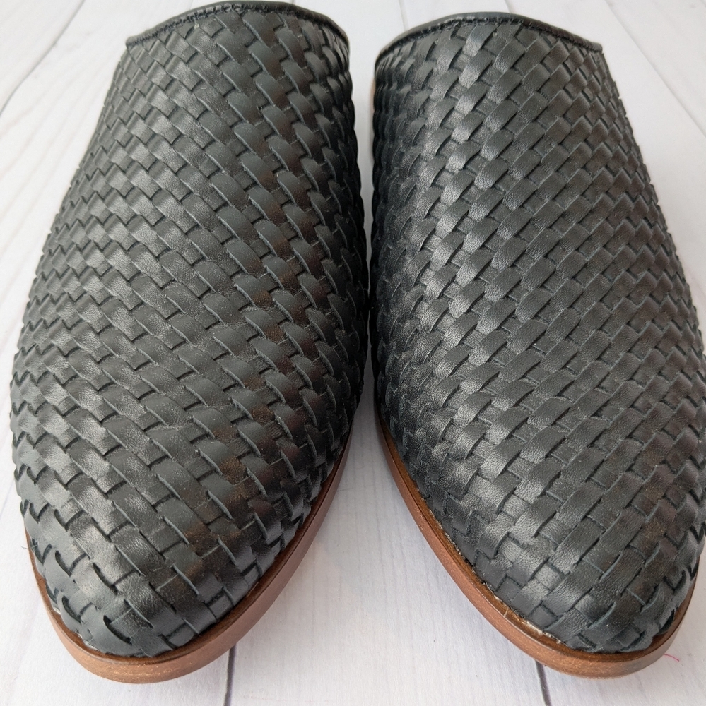 Nisolo • Ama Woven Mules - Picture 3 of 9